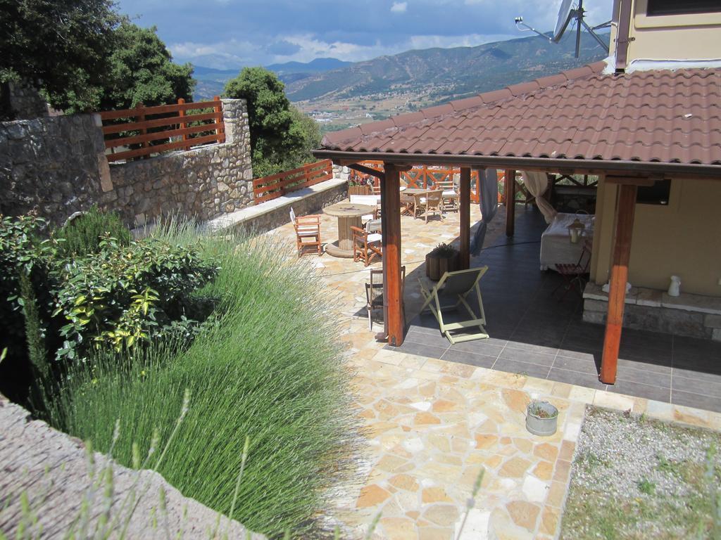 Levandes Houses Калаврита Екстериор снимка
