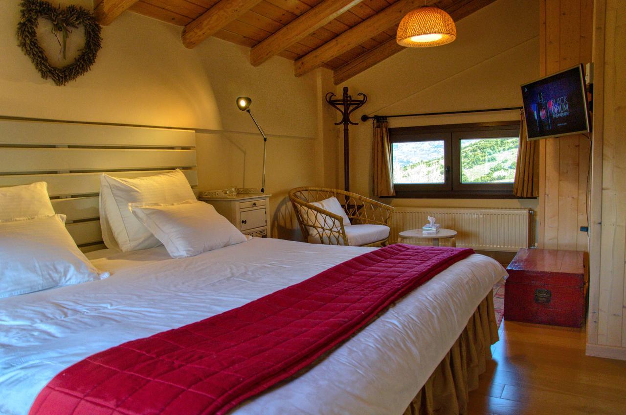 Levandes Houses Калаврита Екстериор снимка