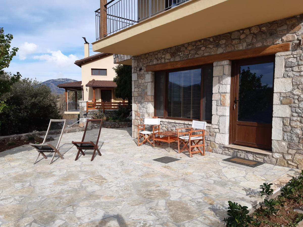 Levandes Houses Калаврита Екстериор снимка